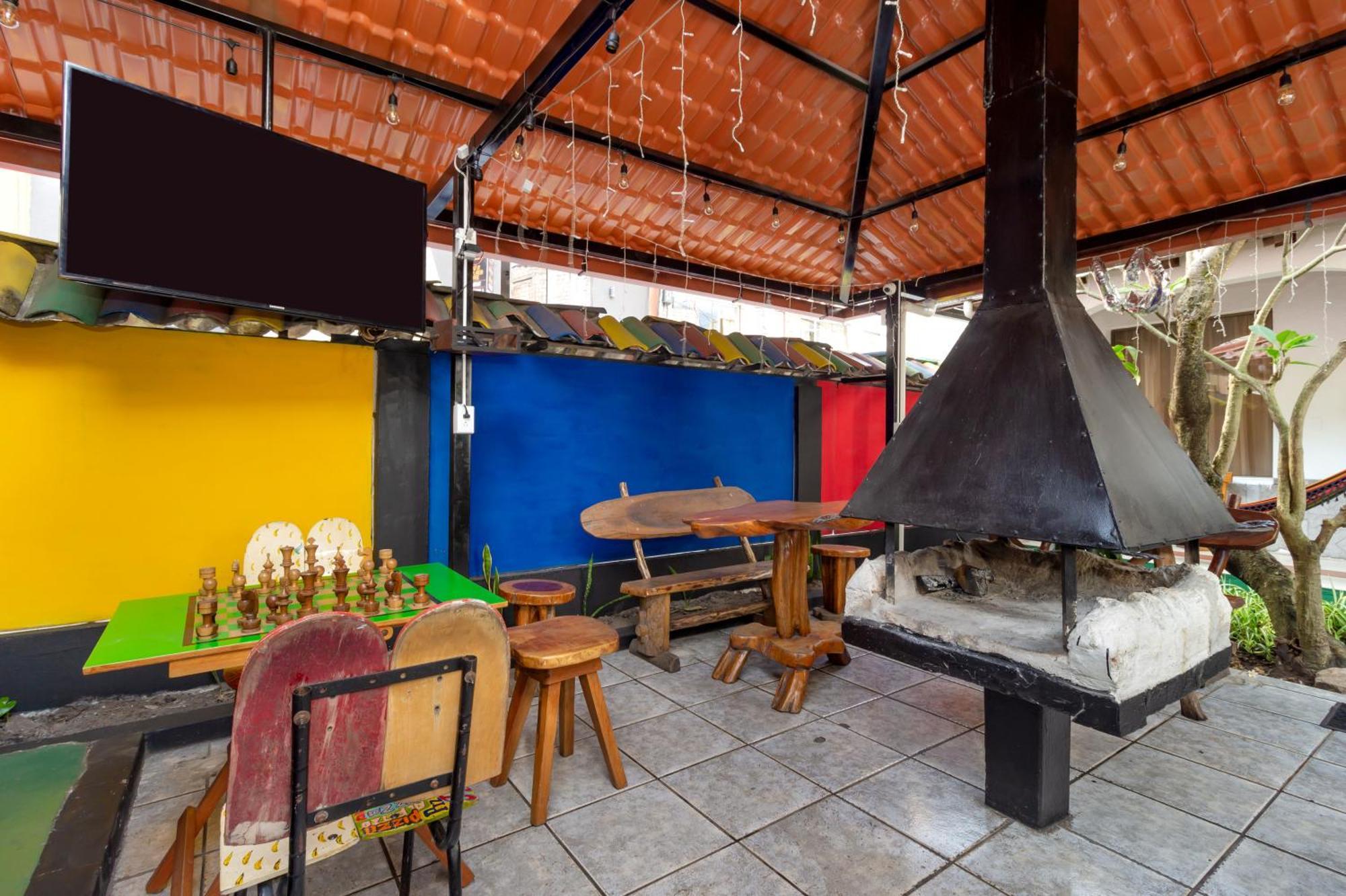Santa Cruz Backpackers Hostal بانيوس المظهر الخارجي الصورة