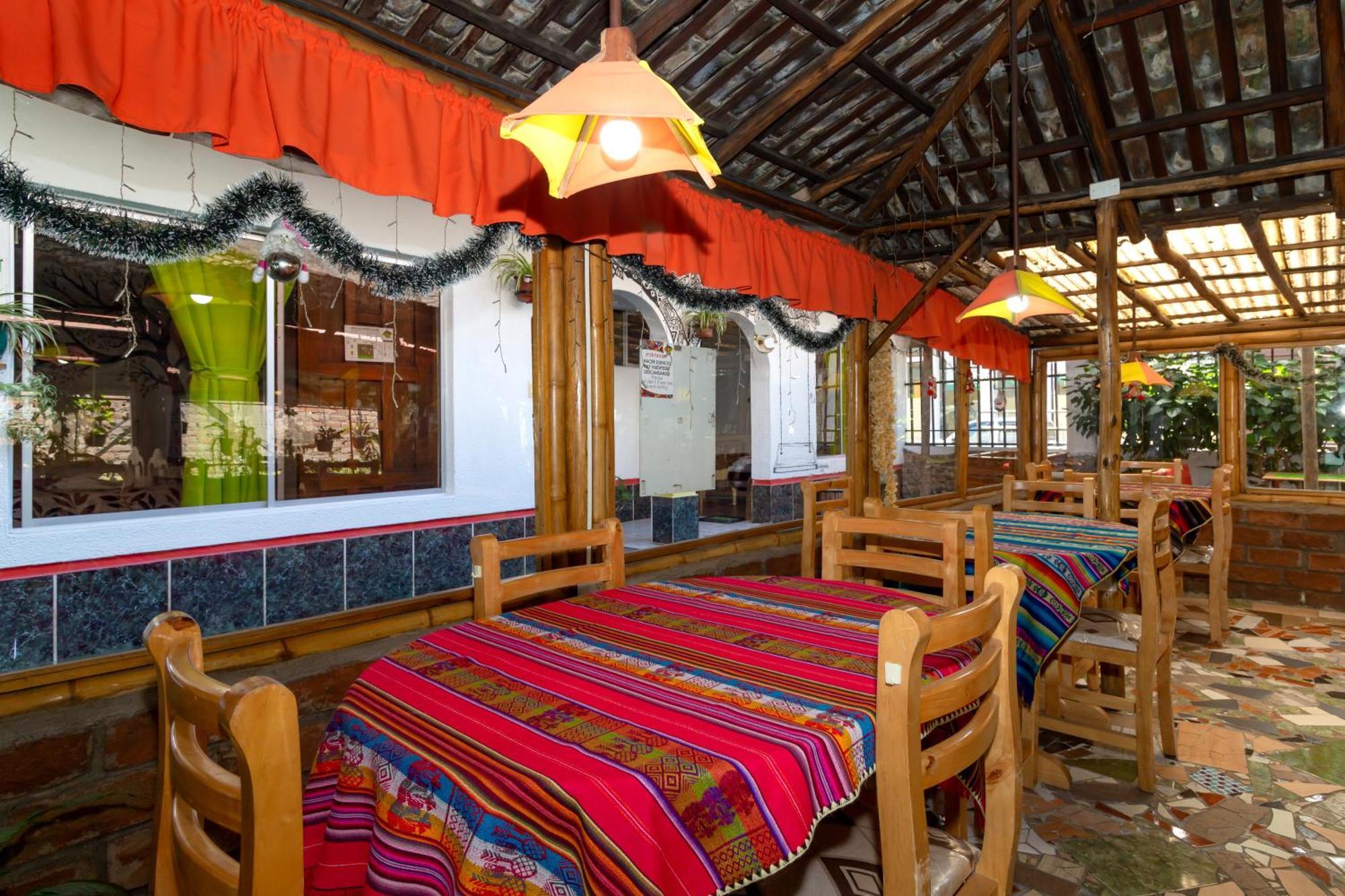 Santa Cruz Backpackers Hostal بانيوس المظهر الخارجي الصورة